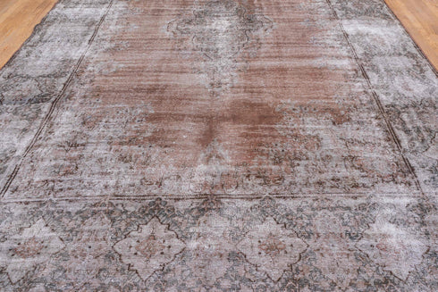 Vintage Distressed Area Rug (9' x 16')